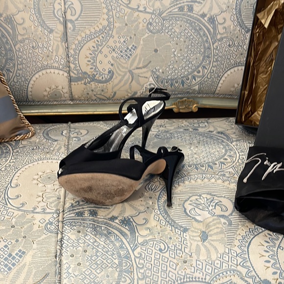 Giuseppe Zanotti Design. Made in Italy. - Picture 3 of 4